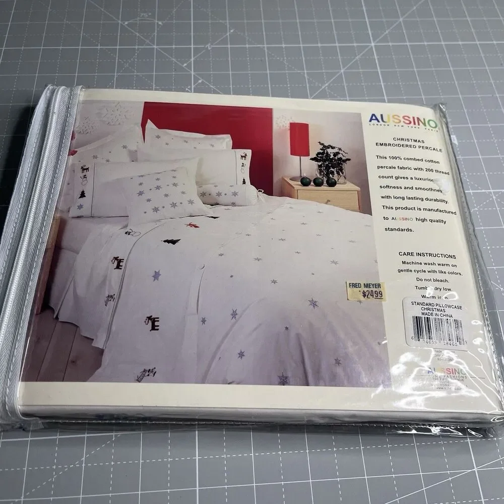 Vintage Aussino Pillowcases Christmas Embroidered Standard Set-2 Cotton New NOS
